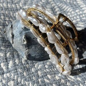 Freshwater Pearl and Gold Hair Clip